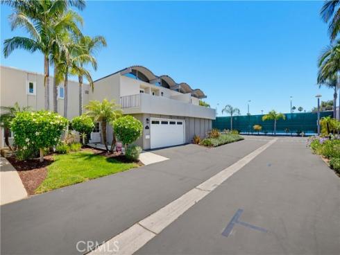 336 Tours Lane , Costa Mesa, CA