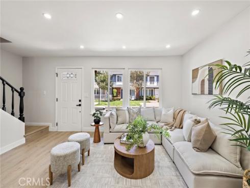 108  Danbury  , Costa Mesa, CA