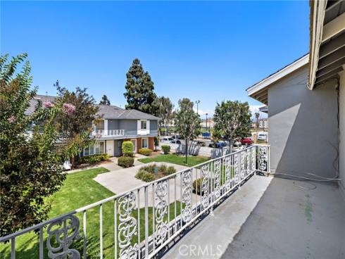 108  Danbury  , Costa Mesa, CA