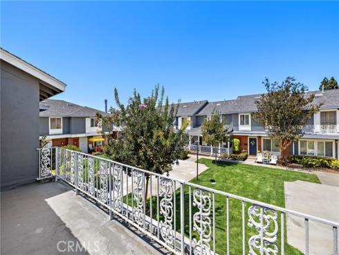 108  Danbury  , Costa Mesa, CA
