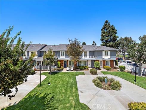 108  Danbury  , Costa Mesa, CA