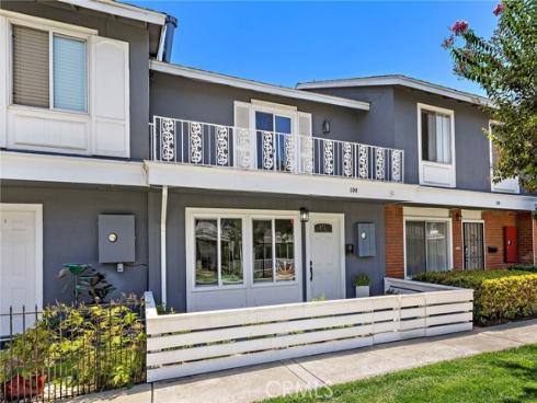 108  Danbury  , Costa Mesa, CA