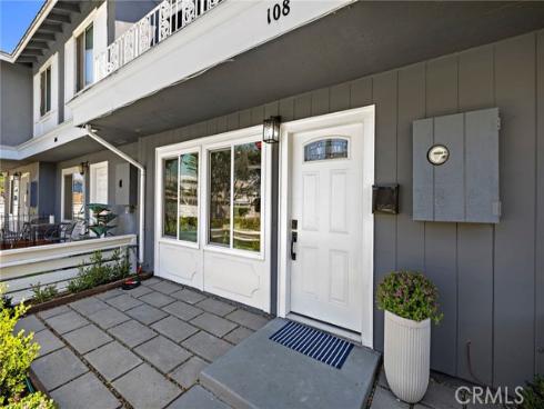 108  Danbury  , Costa Mesa, CA
