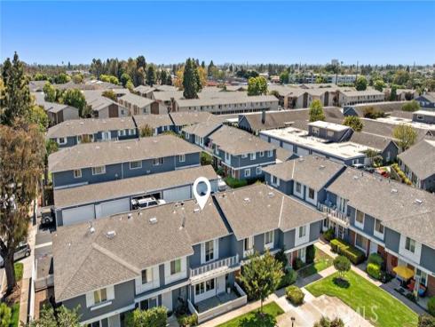 108  Danbury  , Costa Mesa, CA