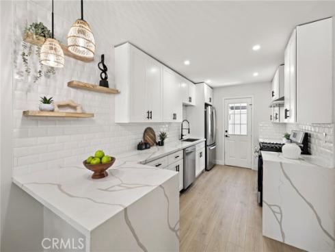 108  Danbury  , Costa Mesa, CA