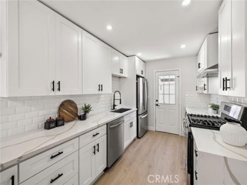 108  Danbury  , Costa Mesa, CA