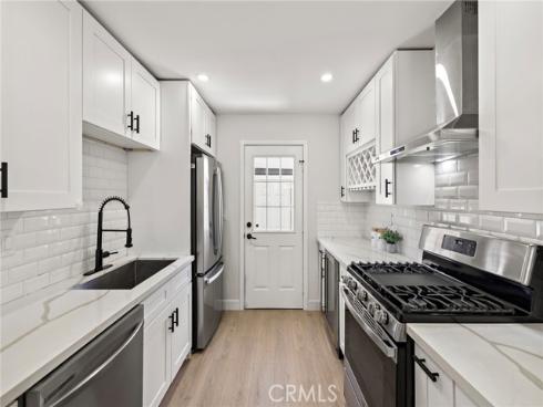 108  Danbury  , Costa Mesa, CA