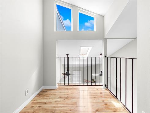 345 University F6 , Costa Mesa, CA