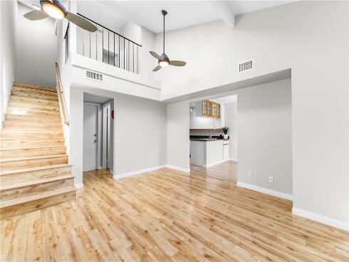 345 University F6 , Costa Mesa, CA