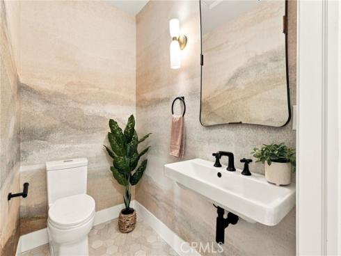226  Santa Isabel Ave  , Costa Mesa, CA