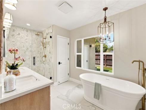 226  Santa Isabel Ave  , Costa Mesa, CA