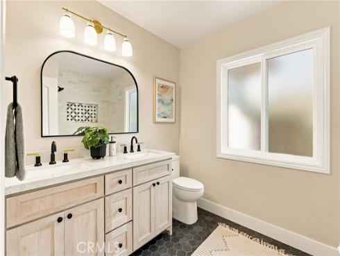 226  Santa Isabel Ave  , Costa Mesa, CA