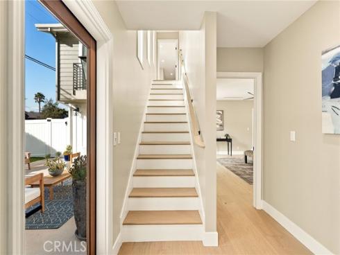 226  Santa Isabel Ave  , Costa Mesa, CA