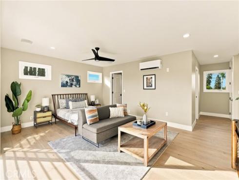 226  Santa Isabel Ave  , Costa Mesa, CA