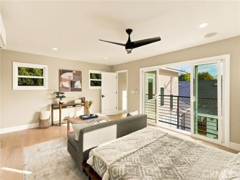 226  Santa Isabel Ave  , Costa Mesa, CA
