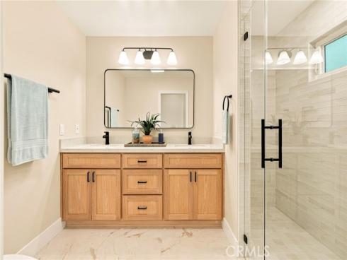 226  Santa Isabel Ave  , Costa Mesa, CA