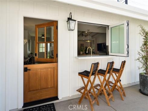 226  Santa Isabel Ave  , Costa Mesa, CA