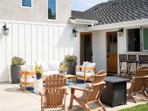 226  Santa Isabel Ave  , Costa Mesa, CA