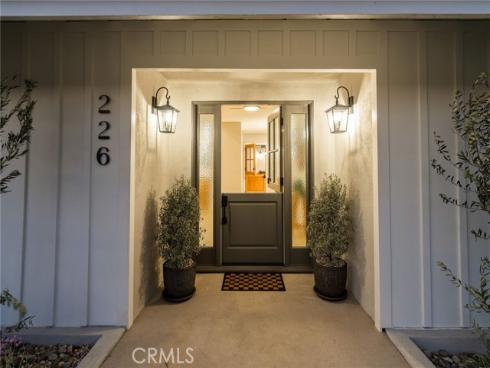 226  Santa Isabel Ave  , Costa Mesa, CA