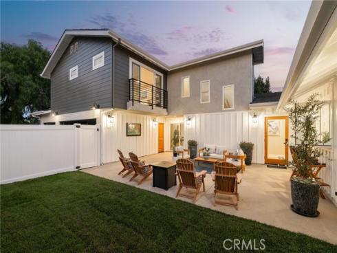 226  Santa Isabel Ave  , Costa Mesa, CA