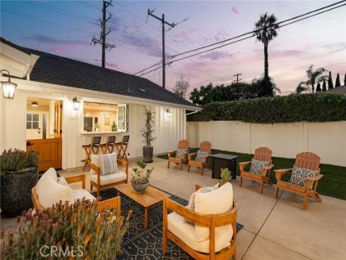 226  Santa Isabel Ave  , Costa Mesa, CA