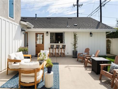 226  Santa Isabel Ave  , Costa Mesa, CA