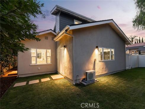 226  Santa Isabel Ave  , Costa Mesa, CA