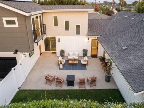 226  Santa Isabel Ave  , Costa Mesa, CA