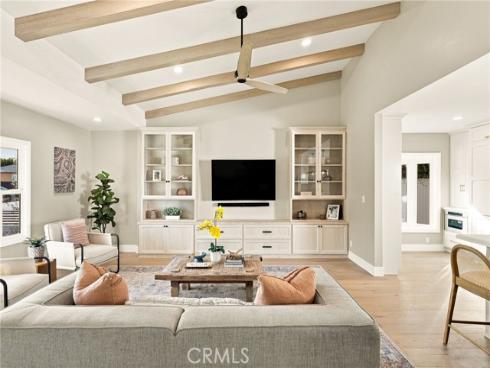 226  Santa Isabel Ave  , Costa Mesa, CA