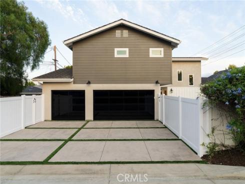 226  Santa Isabel Ave  , Costa Mesa, CA