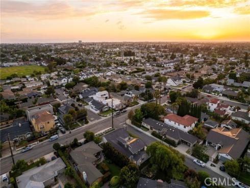 226  Santa Isabel Ave  , Costa Mesa, CA
