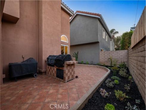 208 Calabria Court, Costa Mesa, CA