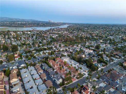 208 Calabria Court, Costa Mesa, CA