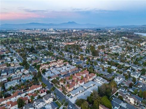 208 Calabria Court, Costa Mesa, CA