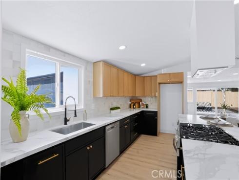 2225 Maple , Costa Mesa, CA