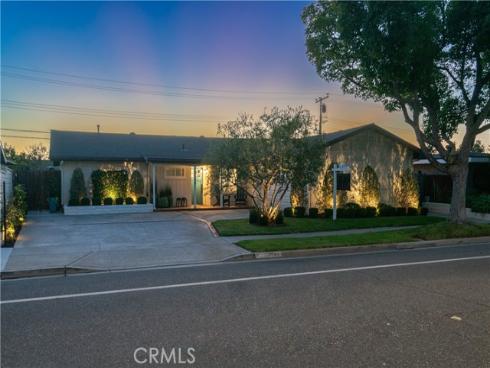 2745 Drake