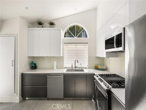2175 Pacific Avenue D6 , Costa Mesa, CA