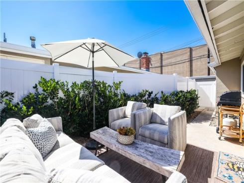 1741 Tustin 14D Avenue, Costa Mesa, CA