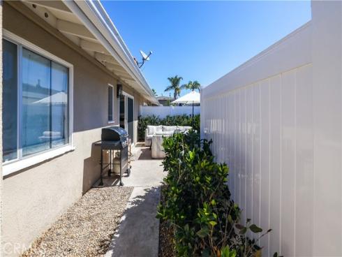 1741 Tustin 14D Avenue, Costa Mesa, CA