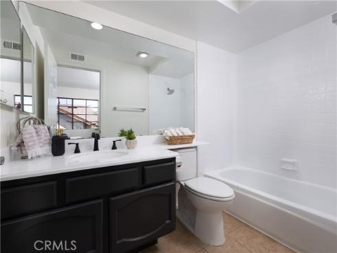 212  Mayfair  , Costa Mesa, CA