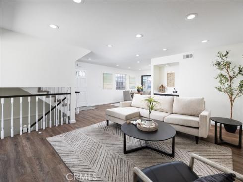 212  Mayfair  , Costa Mesa, CA