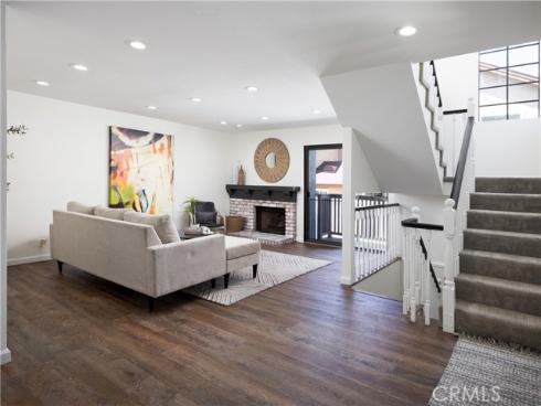 212  Mayfair  , Costa Mesa, CA