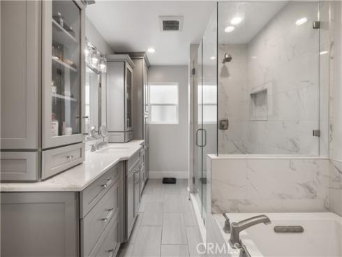2049 Monrovia , Costa Mesa, CA