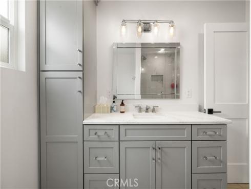 2049 Monrovia , Costa Mesa, CA