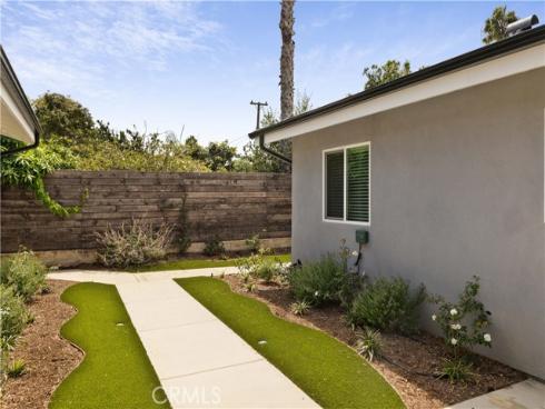 2049 Monrovia , Costa Mesa, CA