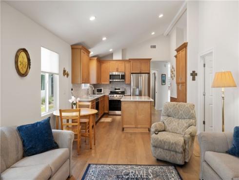2049 Monrovia , Costa Mesa, CA