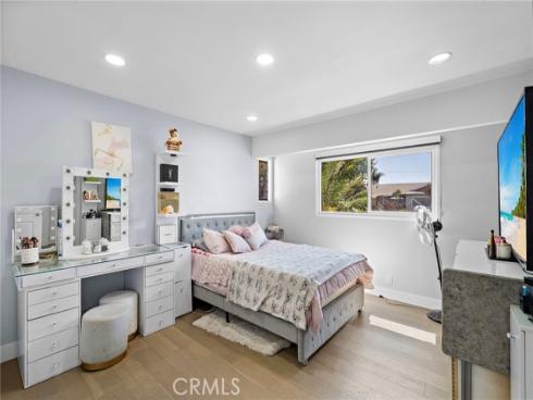 2750 San Carlos , Costa Mesa, CA