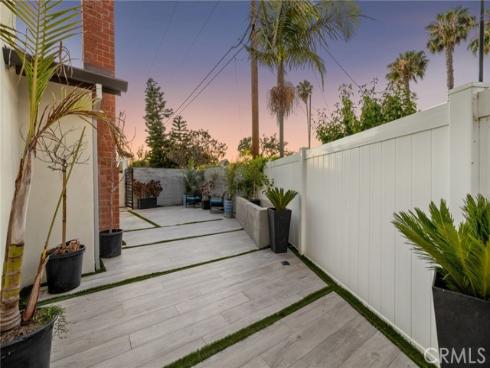 2750 San Carlos , Costa Mesa, CA