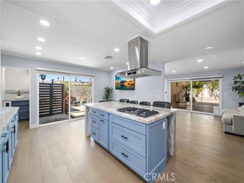 2750 San Carlos , Costa Mesa, CA