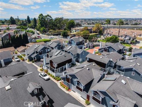 2210 Pacific Ave. #f1 , Costa Mesa, CA